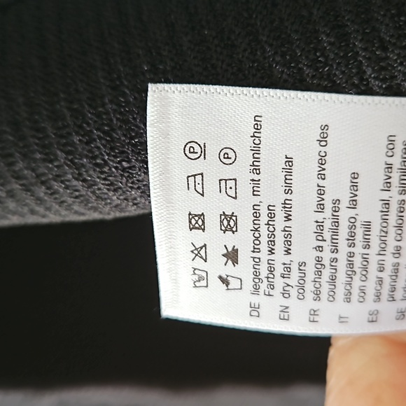 Allude short, black cardigan. Size M - Picture 4 of 9